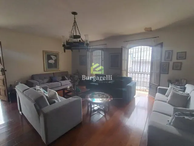 Casa com 750m² 5 quartos e 7 banheiros, para alugar, no bairro Centro em Lavras