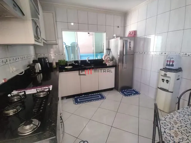 Casa com 200m² 3 quartos e 1 banheiro, à venda, no bairro Jardim Portal dos Pioneiros em Londrina
