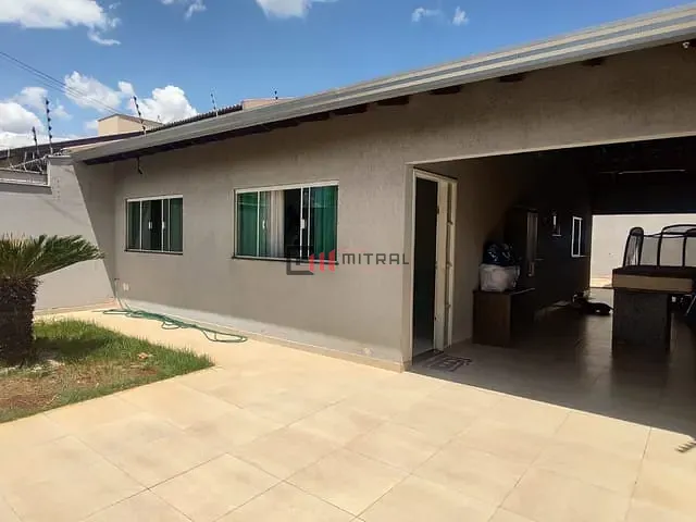 Casa com 200m² 3 quartos e 1 banheiro, à venda, no bairro Jardim Portal dos Pioneiros em Londrina
