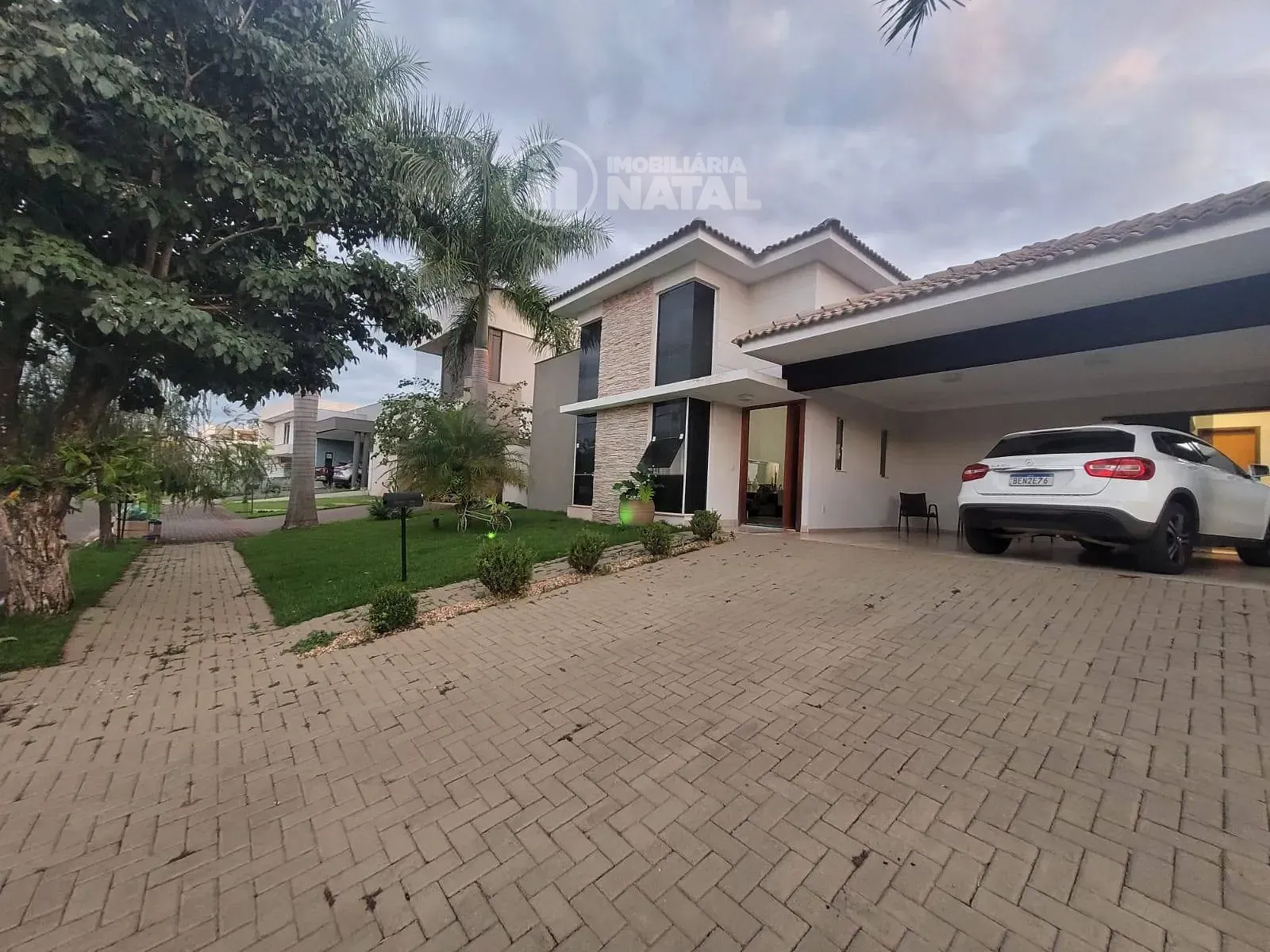 Casa, 4 quartos, 300 m² - Foto 1