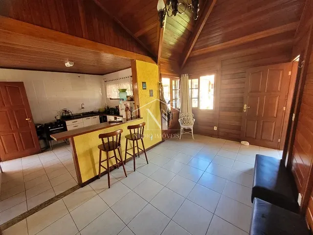 Casa com 360m² 5 quartos e 2 banheiros, à venda, no bairro Ponta Grossa em Maricá