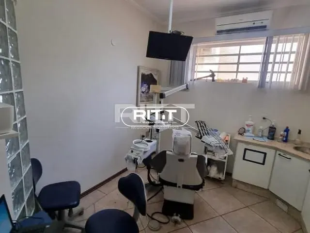 Casa com 405m² 2 quartos e 3 banheiros, para alugar, no bairro Jardim Brasil em Campinas