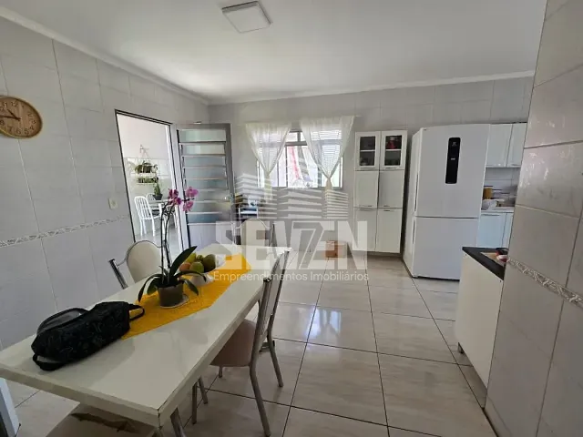 Casa com 363m² 2 quartos e 2 banheiros, à venda, no bairro Vila Nove de Julho em Bauru