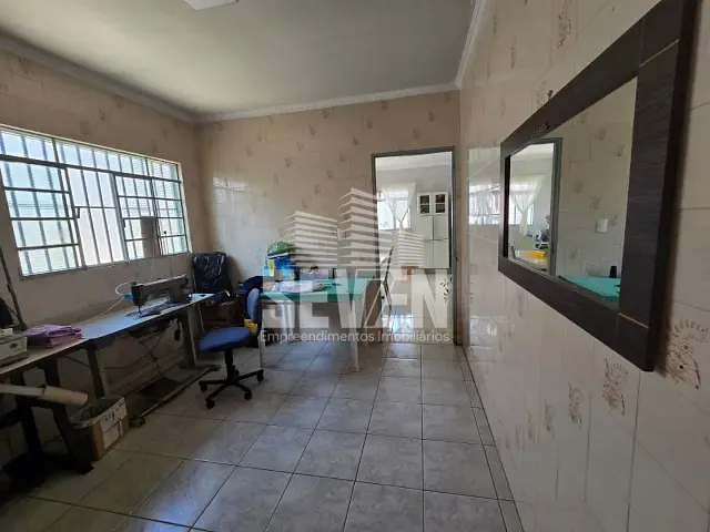 Casa com 363m² 2 quartos e 2 banheiros, à venda, no bairro Vila Nove de Julho em Bauru
