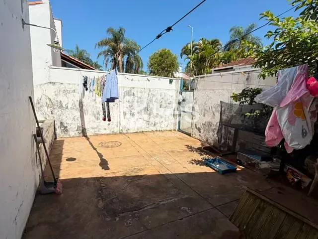 Casa 3 quartos e 2 banheiros, à venda, no bairro Vila Lamartine (Área II) em Araxá