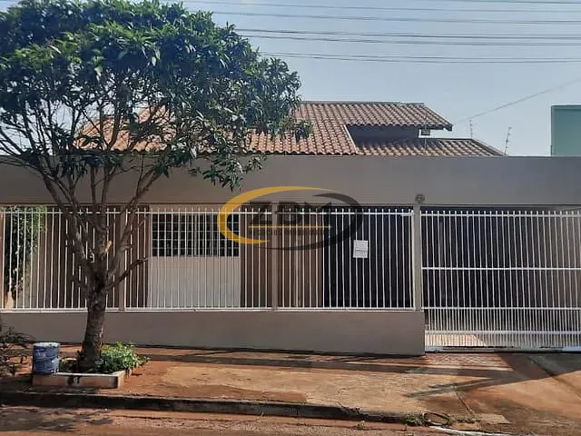 Casa com 250m² 3 quartos e 2 banheiros, à venda, no bairro Jardim Maria Celina em Londrina