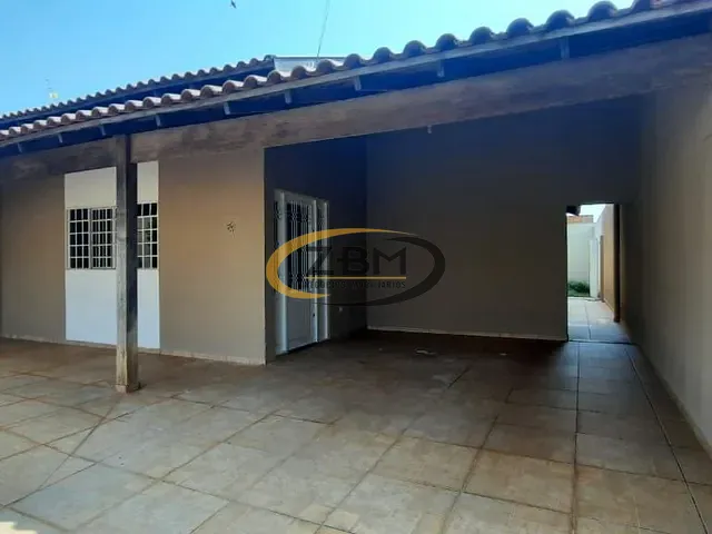 Casa com 250m² 3 quartos e 2 banheiros, à venda, no bairro Jardim Maria Celina em Londrina