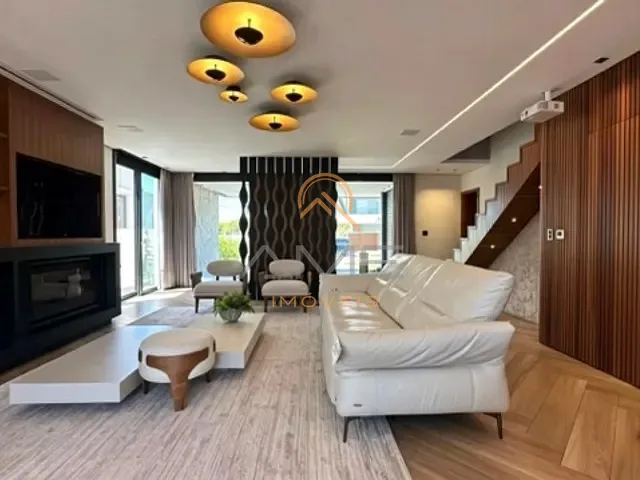 Casa com 390m² 4 quartos e 5 banheiros, à venda, no bairro São Gonçalo em Pelotas