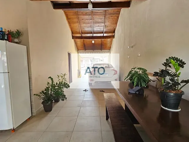 Casa 2 quartos e 2 banheiros, à venda, no bairro centro em Tijucas