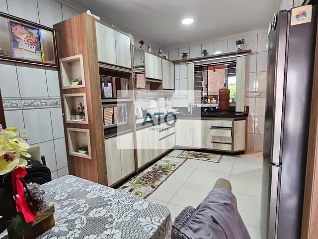 Casa 2 quartos e 2 banheiros, à venda, no bairro centro em Tijucas