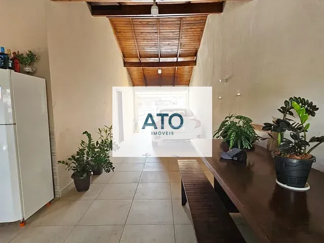 Casa 2 quartos e 2 banheiros, à venda, no bairro centro em Tijucas