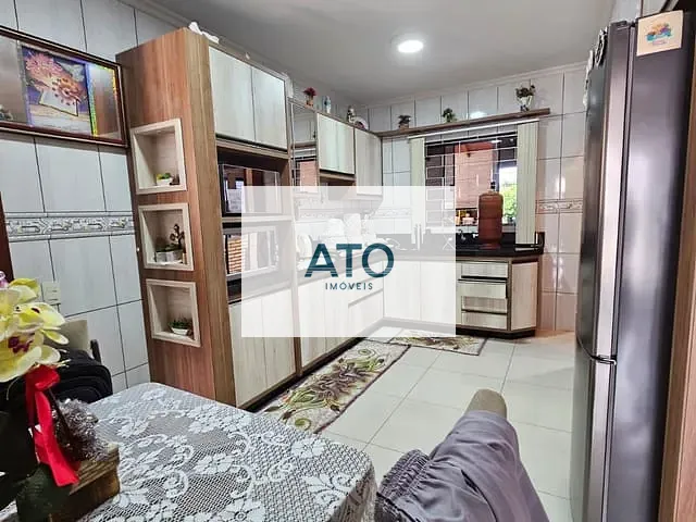 Casa 2 quartos e 2 banheiros, à venda, no bairro centro em Tijucas