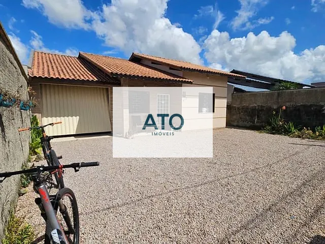 Casa 2 quartos e 2 banheiros, à venda, no bairro centro em Tijucas