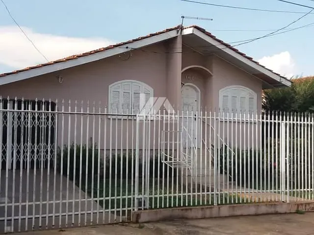 Casa 3 quartos e 2 banheiros, à venda, no bairro Bonsucesso em Guarapuava