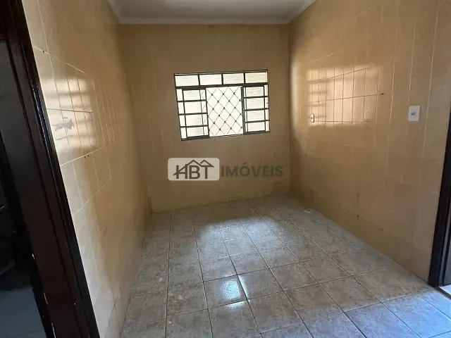Casa com 300m² 2 quartos e 2 banheiros, à venda, no bairro Jardim Godoy em Bauru