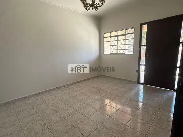Casa com 300m² 2 quartos e 2 banheiros, à venda, no bairro Jardim Godoy em Bauru