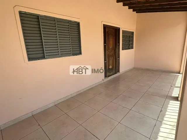 Casa com 300m² 2 quartos e 2 banheiros, à venda, no bairro Jardim Godoy em Bauru