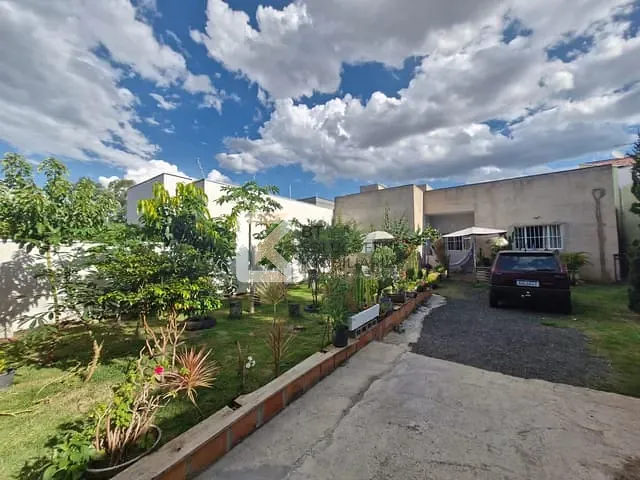 Casa com 300m² 2 quartos e 2 banheiros, à venda, no bairro Jardim Maringá em Indaiatuba
