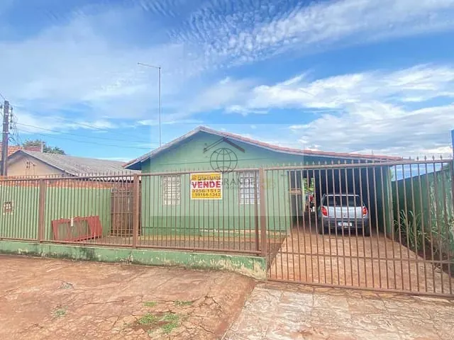 Casa com 300m² 3 quartos e 1 banheiro, à venda, no bairro Parigot de Souza em Rolândia