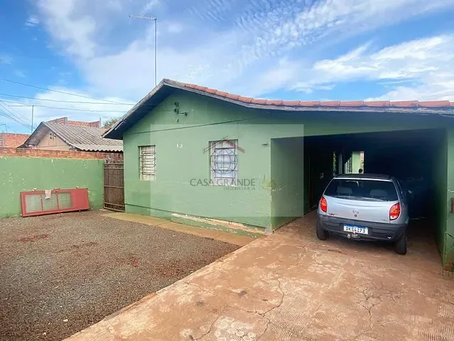 Casa com 300m² 3 quartos e 1 banheiro, à venda, no bairro Parigot de Souza em Rolândia