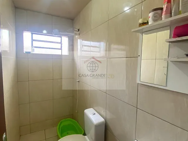 Casa com 300m² 3 quartos e 1 banheiro, à venda, no bairro Parigot de Souza em Rolândia