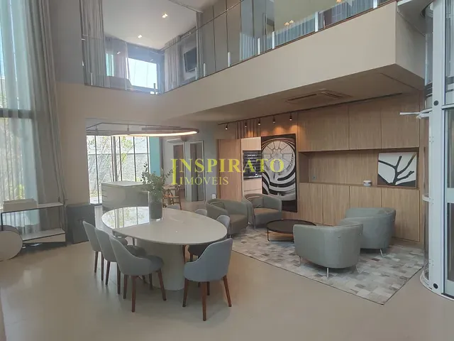 Casa com 418m² 1 quarto e 3 banheiros, à venda, no bairro Cidade Santos Dumont em Jundiaí