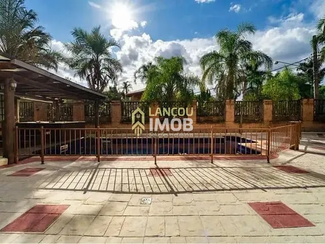 Casa com 1050m² 5 quartos e 7 banheiros, à venda, no bairro Chácara Malota em Jundiaí
