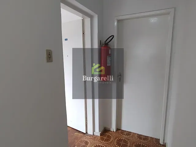 Apartamento 3 quartos e 1 banheiro, para alugar, no bairro Centro em Lavras