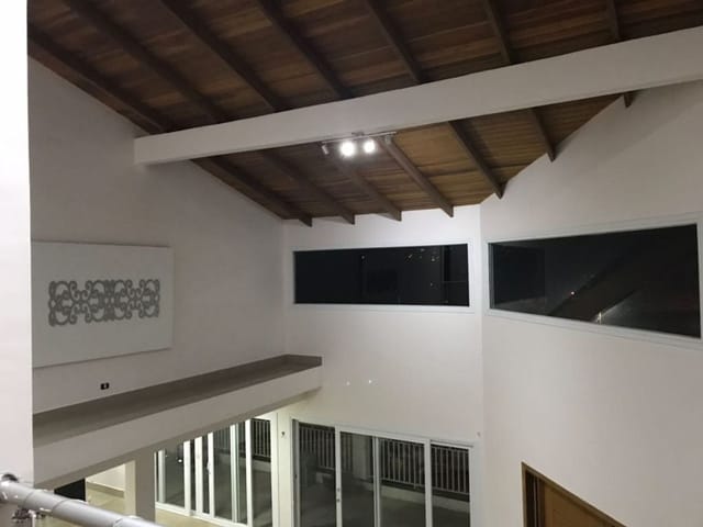 Casa com 1300m² 5 quartos e 6 banheiros, à venda ou para alugar, no bairro Parque Jaguari (Fazendinha) em Santana de Parnaíba