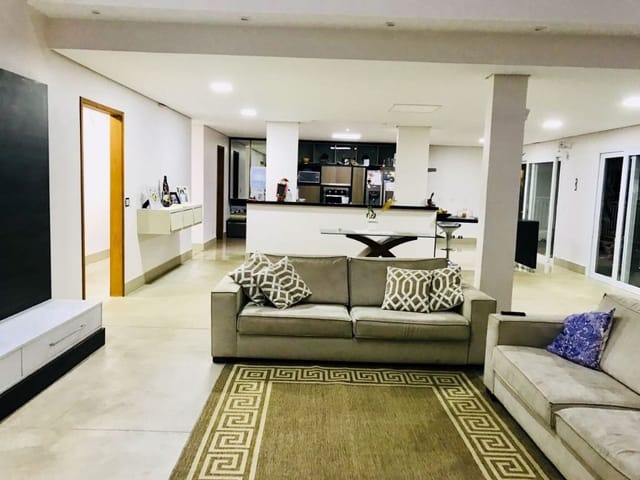 Casa com 1300m² 5 quartos e 6 banheiros, à venda ou para alugar, no bairro Parque Jaguari (Fazendinha) em Santana de Parnaíba