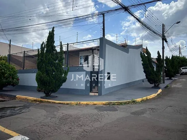 Casa com 360m² 3 quartos e 3 banheiros, à venda, no bairro Jardim das Flores I em Apucarana