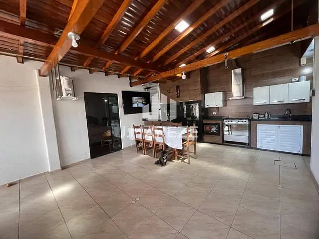 Casa com 360m² 3 quartos e 3 banheiros, à venda, no bairro Jardim das Flores I em Apucarana