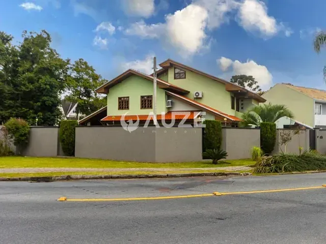 Casa com 490m² 4 quartos e 5 banheiros, à venda, no bairro Boa Vista em Curitiba