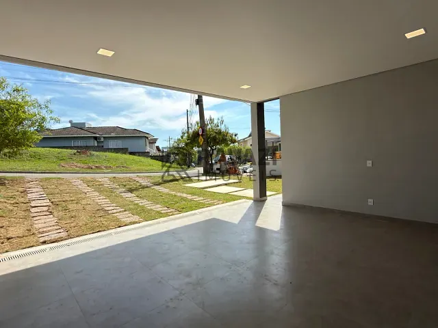 Casa 3 quartos e 5 banheiros, à venda, no bairro Picollo Villaggio em Louveira