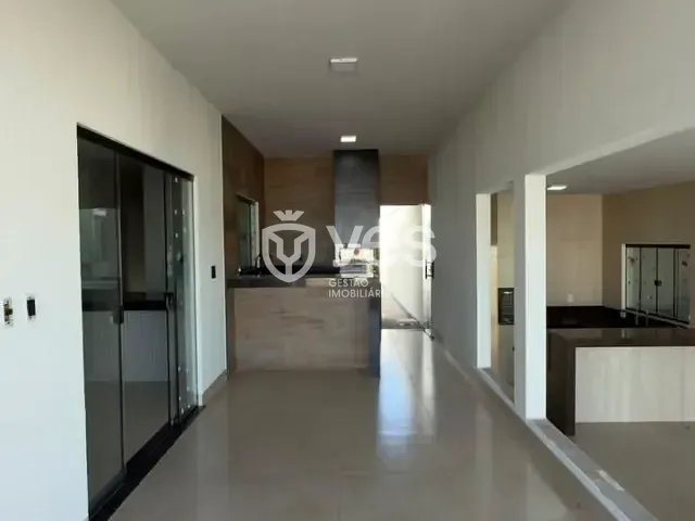 Casa 2 quartos e 2 banheiros, à venda, no bairro Parque das Mangabeiras em Araxá