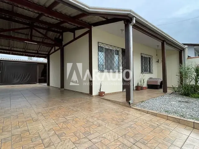 Casa com 201m² 2 quartos e 1 banheiro, à venda, no bairro Espinheiros em Itajaí