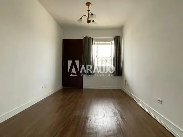 Casa com 201m² 2 quartos e 1 banheiro, à venda, no bairro Espinheiros em Itajaí