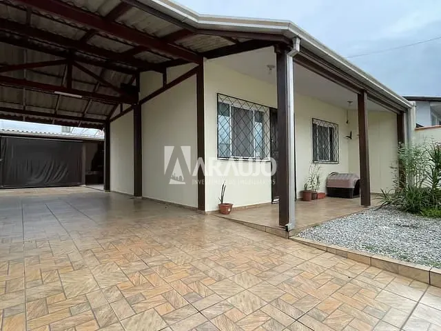 Casa com 201m² 2 quartos e 1 banheiro, à venda, no bairro Espinheiros em Itajaí