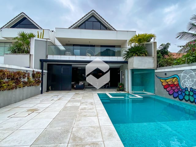 Casa com 350m² 5 quartos e 7 banheiros, à venda, no bairro Barra da Tijuca em Rio de Janeiro