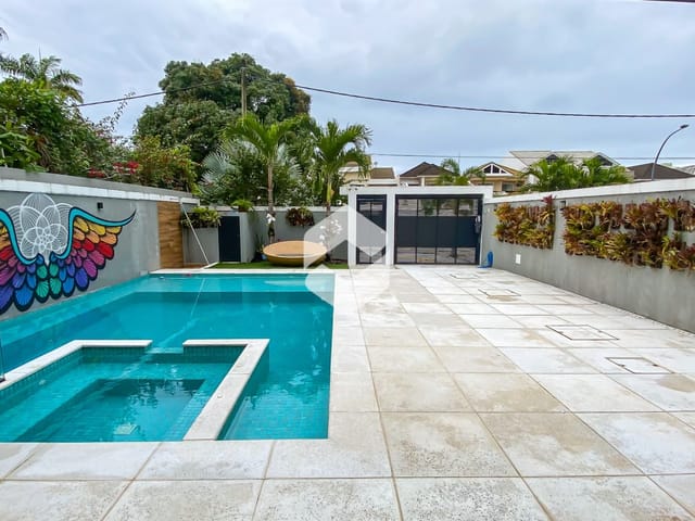 Casa com 350m² 5 quartos e 7 banheiros, à venda, no bairro Barra da Tijuca em Rio de Janeiro