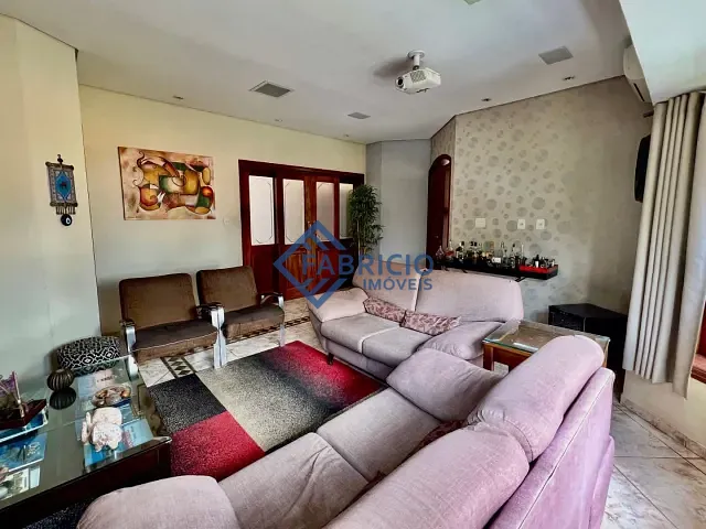 Casa com 450m² 4 quartos e 4 banheiros, à venda, no bairro Condomínio Villagio Capriccio em Louveira