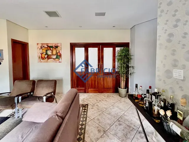 Casa com 450m² 4 quartos e 4 banheiros, à venda, no bairro Condomínio Villagio Capriccio em Louveira
