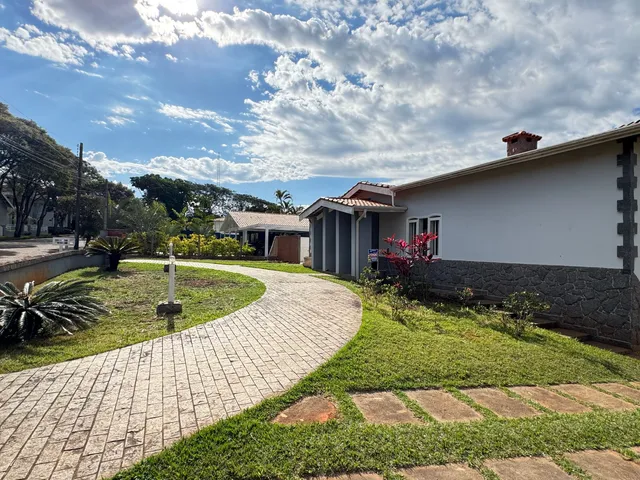 Casa com 1400m² 4 quartos e 5 banheiros, à venda, no bairro Parque Residencial Colina das Estrelas em Tatuí