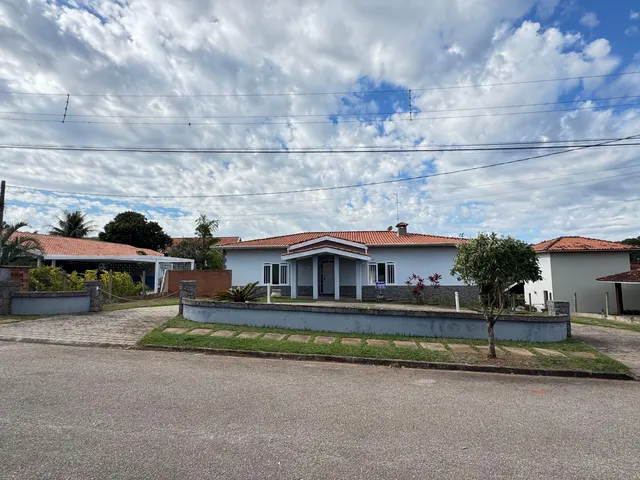 Casa com 1400m² 4 quartos e 5 banheiros, à venda, no bairro Parque Residencial Colina das Estrelas em Tatuí