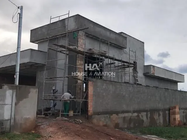 Casa com 300m² 4 quartos e 4 banheiros, à venda, no bairro Condômino Jardim Veneza em Senador Canedo