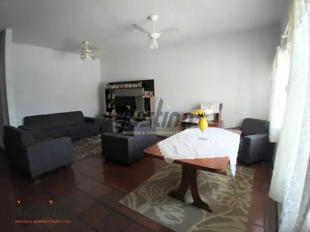 Casa com 306m² 3 quartos e 2 banheiros, à venda, no bairro Centro em Itanhaém