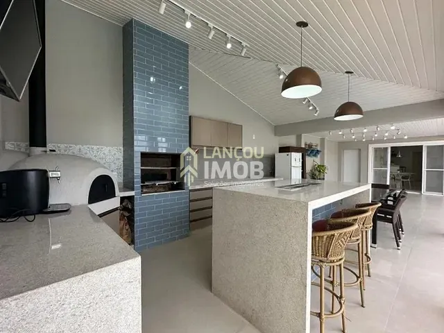Casa com 500m² 5 quartos e 6 banheiros, à venda, no bairro Chácara Malota em Jundiaí