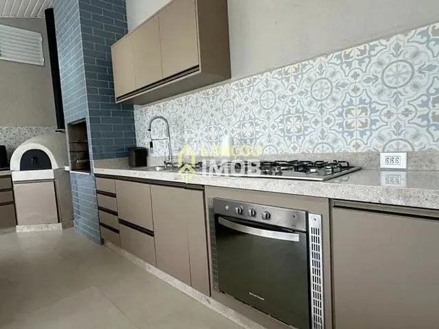 Casa com 500m² 5 quartos e 6 banheiros, à venda, no bairro Chácara Malota em Jundiaí