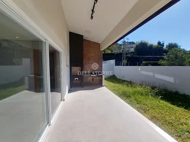 Casa com 280m² 3 quartos e 4 banheiros, à venda, no bairro Albuquerque em Teresópolis