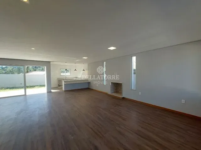Casa com 280m² 3 quartos e 4 banheiros, à venda, no bairro Albuquerque em Teresópolis